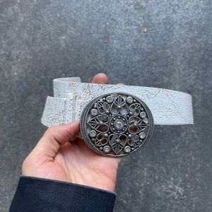 Cool crackly painted leather belt with antique style buckle (new)